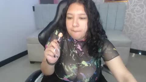 isla_ch online show from July 10, 8:31 pm