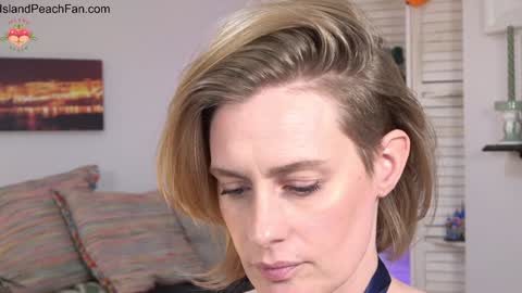 Lou  Peaches online show from November 15, 3:24 pm