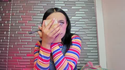 I S S A B E L A Igissaa ax    Xlittleissa  online show from December 29, 2:10 pm