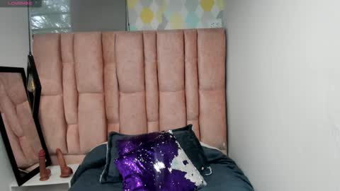 ISSA MILF online show from February 23, 2:05 pm