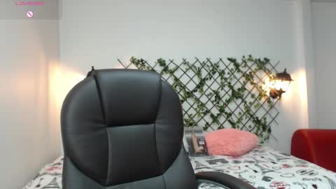 Issa  online show from September 9, 3:34 pm