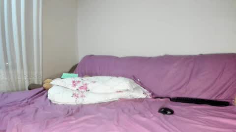 Issabelle online show from February 26, 9:19 am