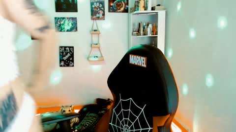 Yiz online show from January 20, 4:43 am