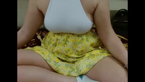 Busty mommy online show from January 19, 2:52 am