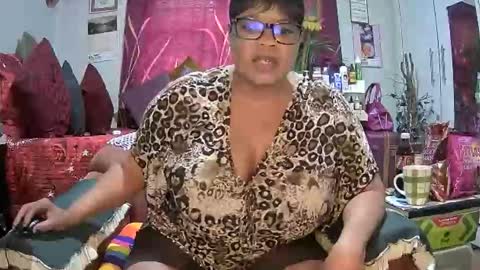 itumeleng74 online show from September 28, 5:36 am