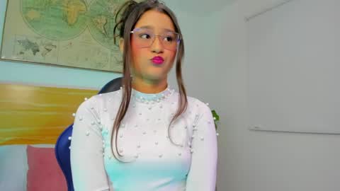 I V E T T E online show from April 13, 8:31 pm