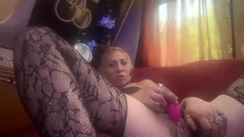 iveyroseexo online show from June 22, 9:01 pm