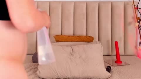 Ivone Adams online show from September 13, 5:15 am