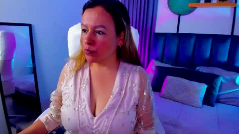 Ivonne online show from February 11, 12:50 pm