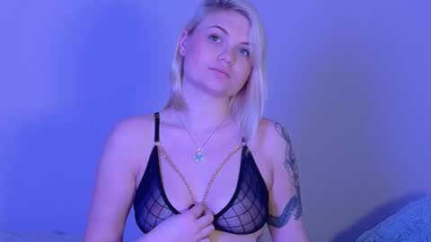 ivory_soule online show from December 13, 7:53 pm