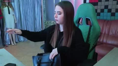 ivorywood_ online show from November 25, 10:39 am