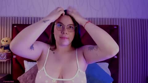 ivybloom_ online show from June 1, 12:07 pm