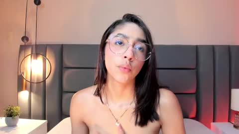 IvyJhonss online show from September 12, 2:35 pm