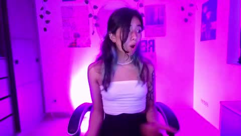 Ivy  online show from March 11, 1:54 am