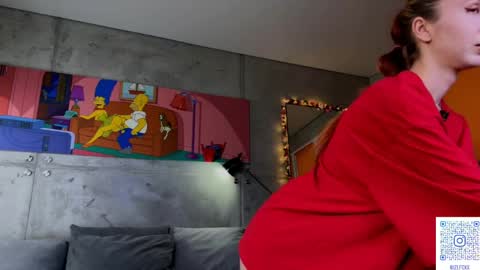 izi online show from April 12, 4:43 pm