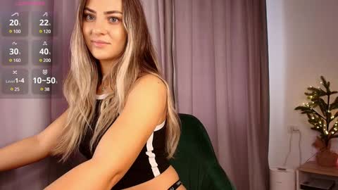 izy bellee online show from January 11, 9:15 am