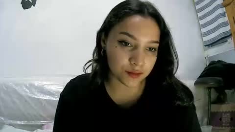 izzy_32 online show from February 7, 2:54 pm
