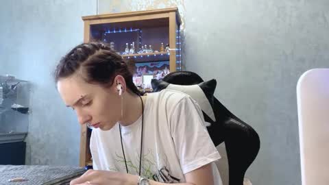 Alice online show from November 21, 6:26 am