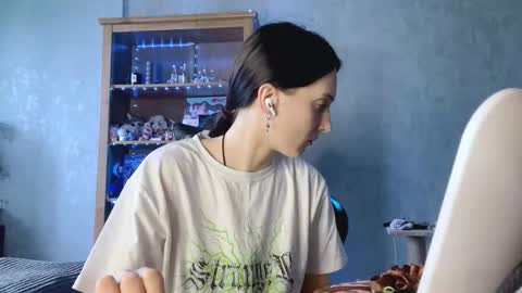 Alice online show from November 20, 6:25 am