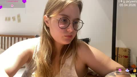 jacywinslat online show from April 5, 4:06 pm