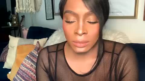 Jade online show from October 8, 9:30 pm