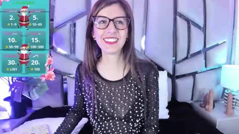 jade white  online show from December 15, 1:38 pm