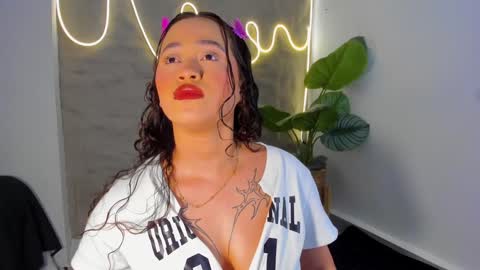 jadee__ online show from January 23, 2:55 am