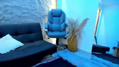 jadee__ online show from March 4, 3:00 am