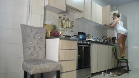 Jade online show from January 18, 3:38 pm