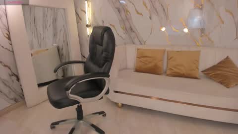 JADE EVANS online show from September 23, 11:19 am