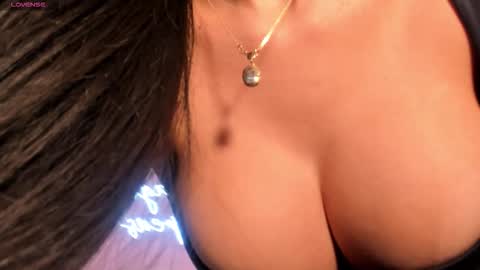 JADE EVANS online show from January 5, 5:27 pm