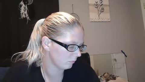 JadeLuv online show from December 9, 1:40 am