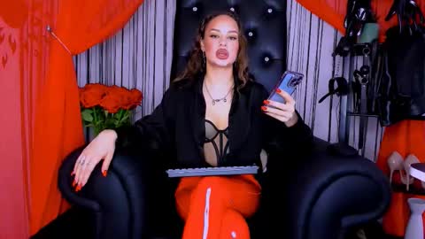 janewyatt online show from March 4, 11:39 am