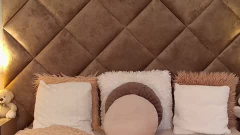 jaquelinemerlot online show from February 13, 6:20 am