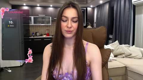 Jasmine online show from April 15, 6:52 pm