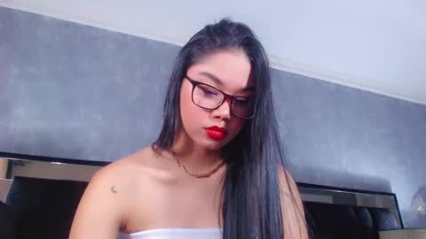 Jazmin online show from February 25, 5:19 pm