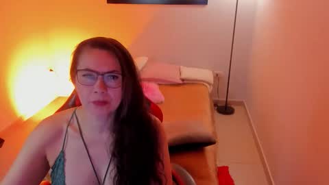 Jazmin online show from April 1, 1:41 pm