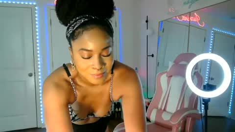 Jazmine Fox online show from July 25, 9:44 pm