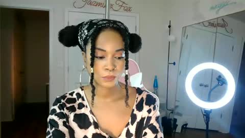 Jazmine Fox online show from July 14, 8:35 pm