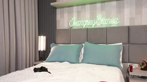 Bianca online show from November 19, 8:09 pm