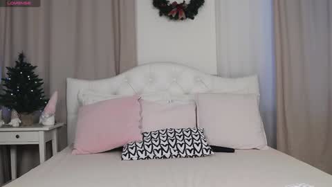 Jena  dont forget to thumbs up your rating is so important to me  online show from December 24, 3:49 am