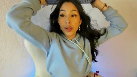 Jenner online show from December 24, 3:27 am