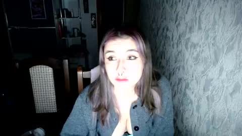 jenniedeparis online show from December 2, 11:07 pm