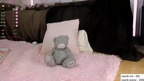  Jennie  online show from October 6, 6:30 am