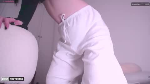 jennieyogi online show from November 7, 11:16 am