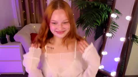 Jennifer online show from September 13, 2:14 pm