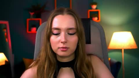 Jennifer online show from September 20, 10:19 pm