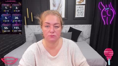 Jennifer online show from December 8, 8:25 pm