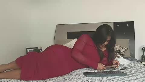 Jenn online show from November 4, 6:13 pm