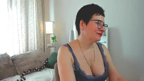 Jenny online show from April 1, 8:59 am